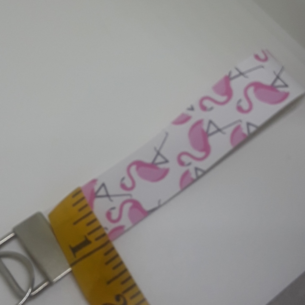 Flamingo pattern wristlet keychain - Picture 5 of 5